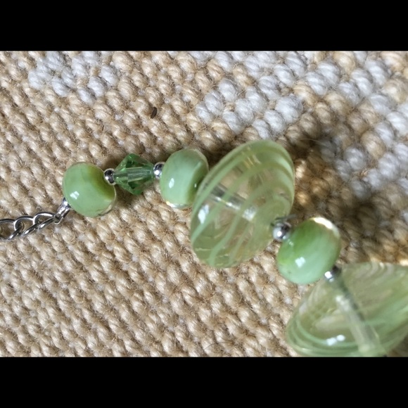Green glass necklace - Picture 2 of 5